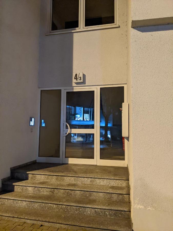 Cozy Apartment With Parking Garage Near Outlet Метцинген Экстерьер фото
